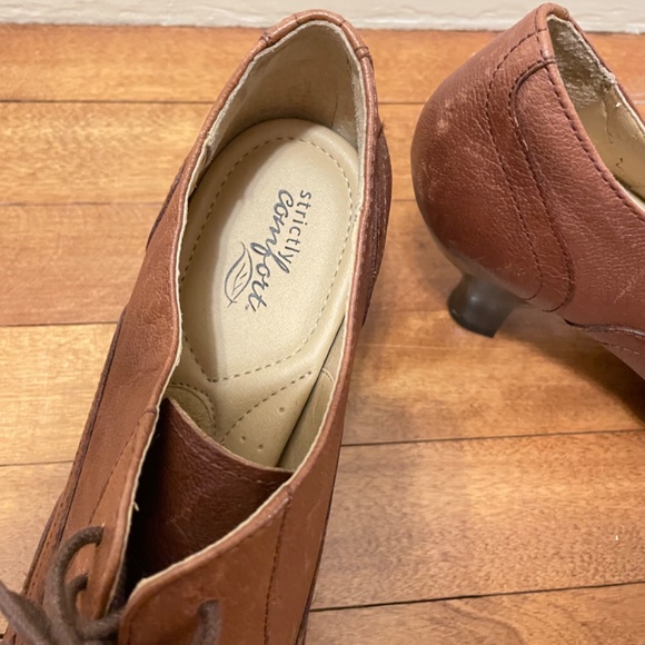 Strictly comfort lace up heals - Picture 4 of 4